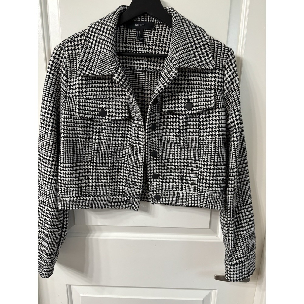 Black And White Plaid Houndstooth Cropped Button Down Jacket Size Small EUC